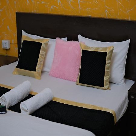 Travel Monkey Hostel 阿格拉 外观 照片