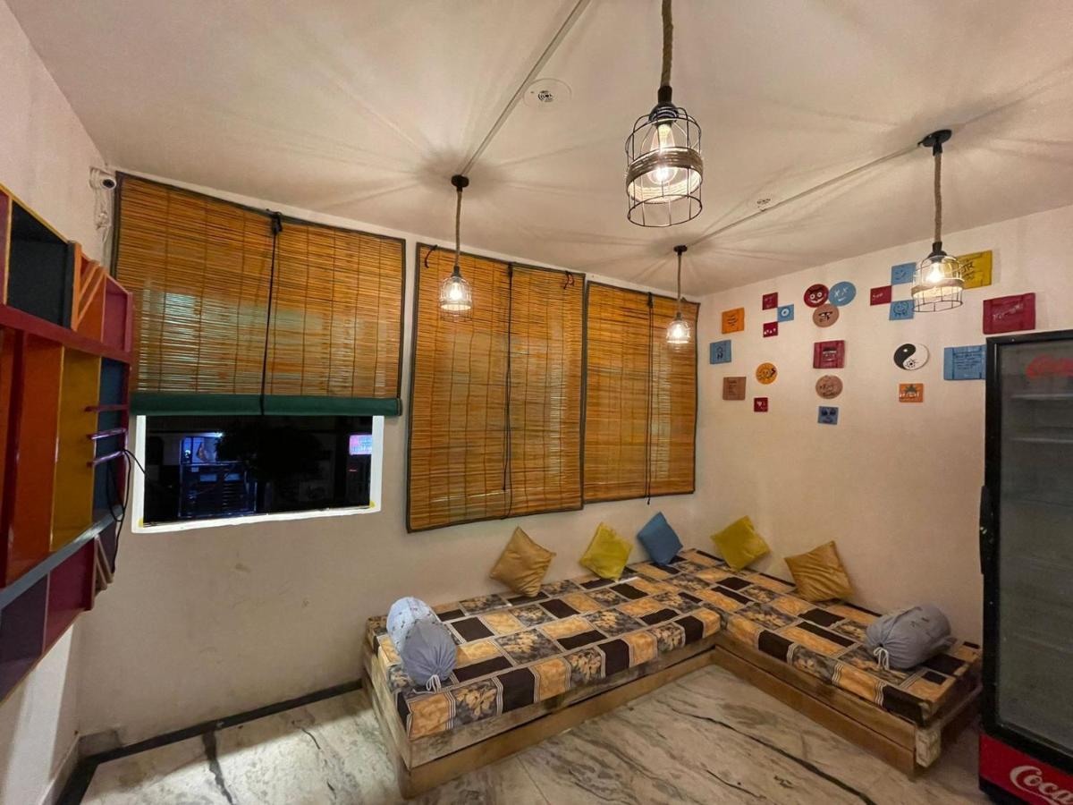 Travel Monkey Hostel 阿格拉 外观 照片