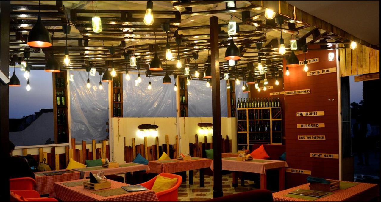 Travel Monkey Hostel 阿格拉 外观 照片