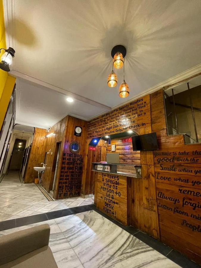 Travel Monkey Hostel 阿格拉 外观 照片