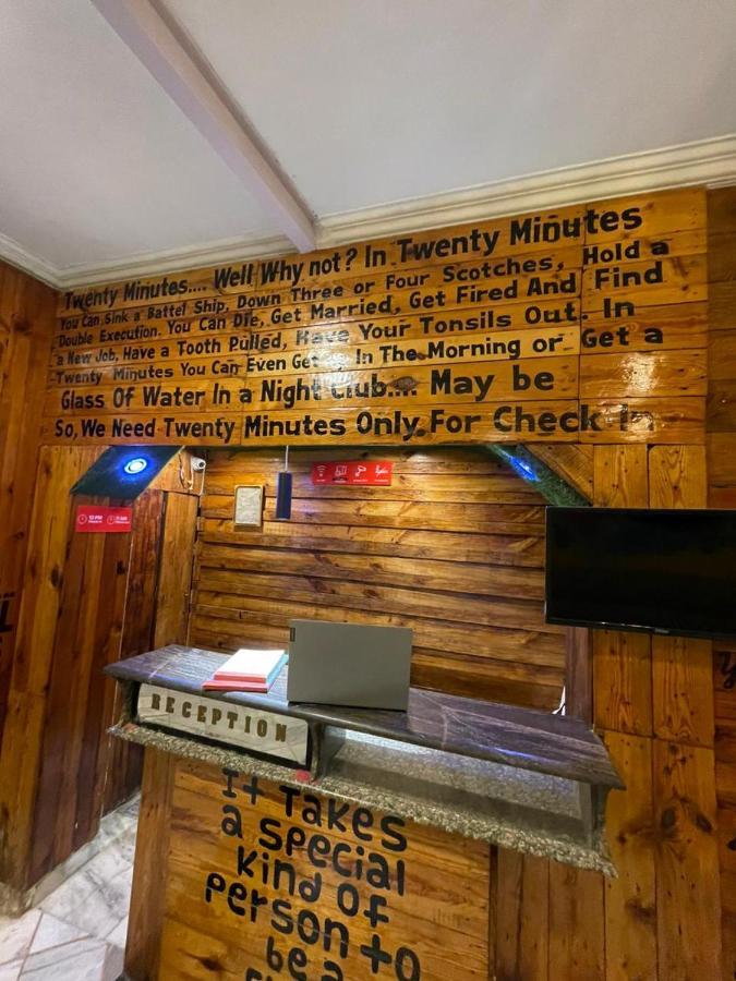 Travel Monkey Hostel 阿格拉 外观 照片