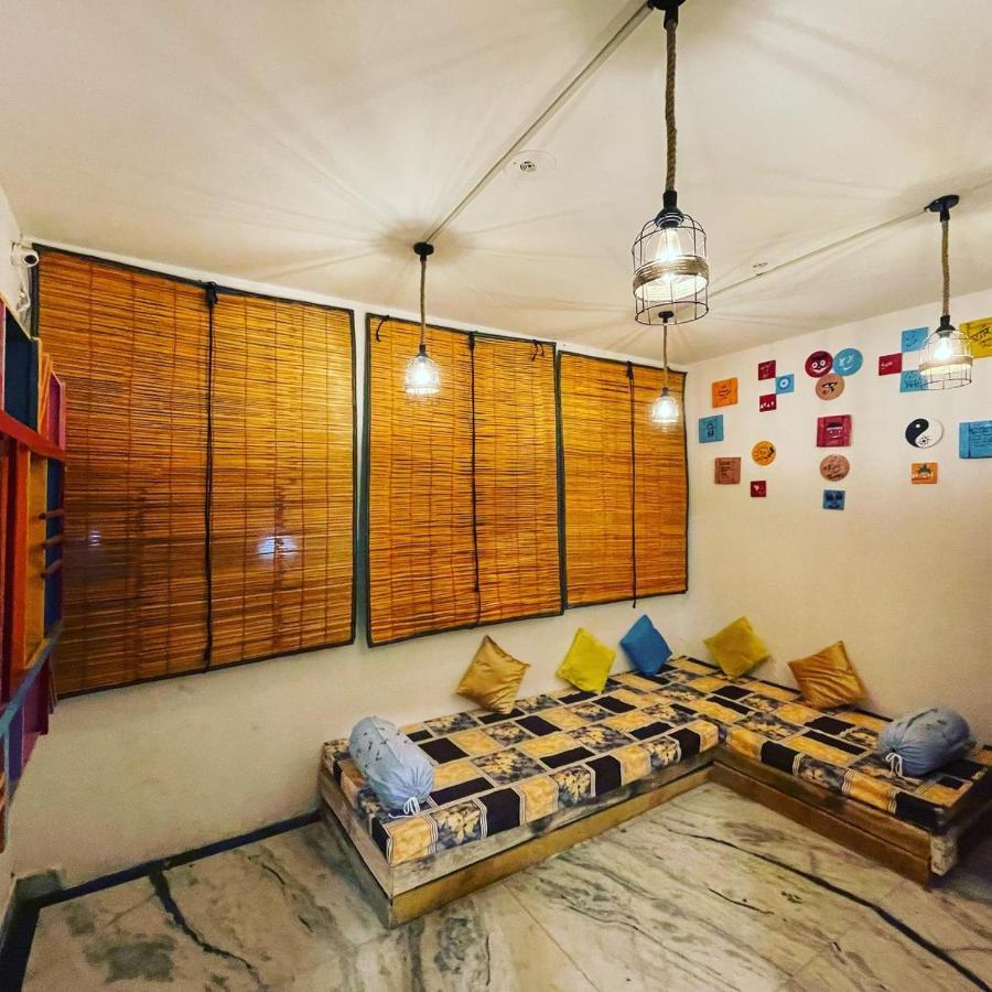 Travel Monkey Hostel 阿格拉 外观 照片