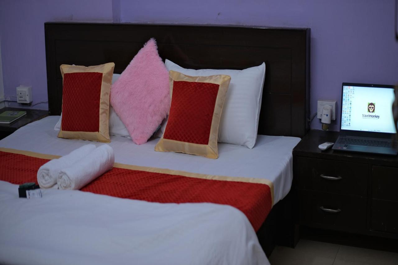 Travel Monkey Hostel 阿格拉 外观 照片