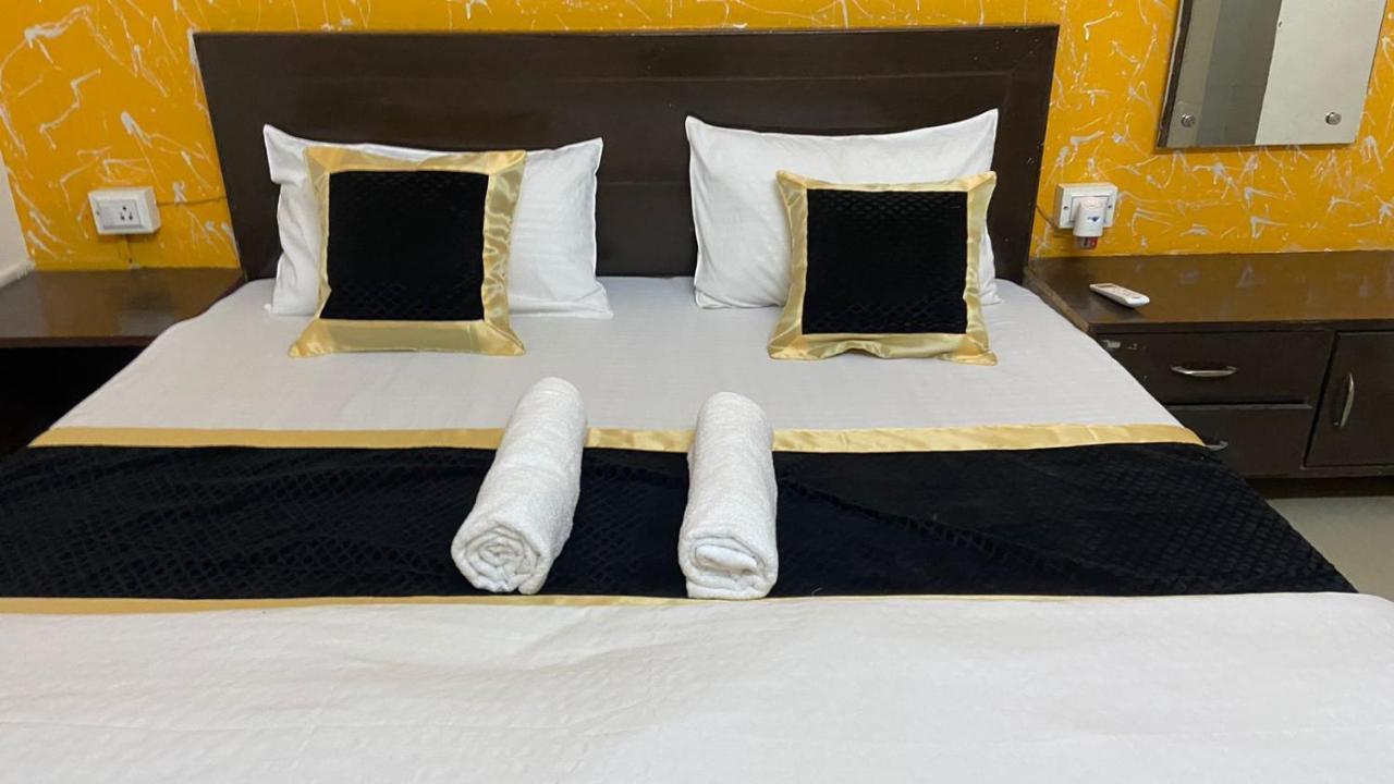 Travel Monkey Hostel 阿格拉 外观 照片