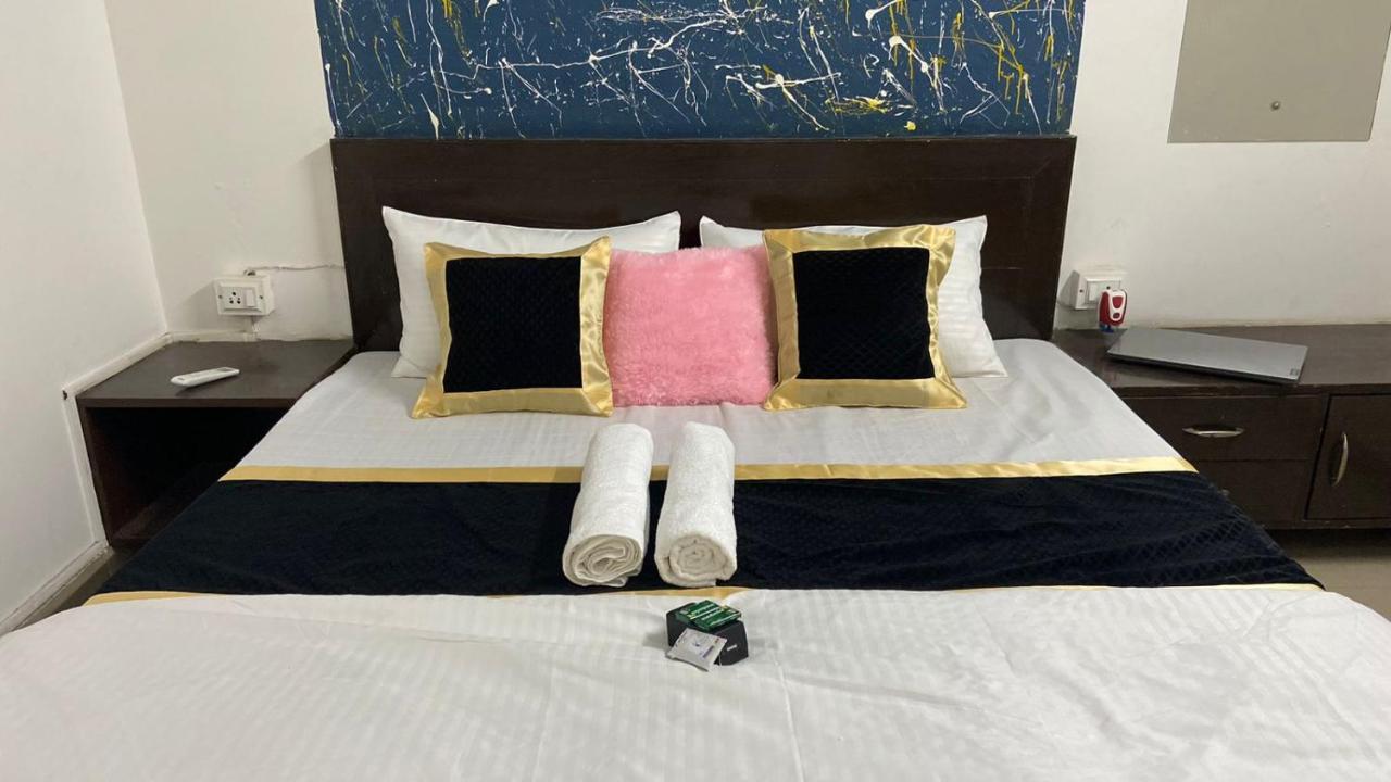 Travel Monkey Hostel 阿格拉 外观 照片