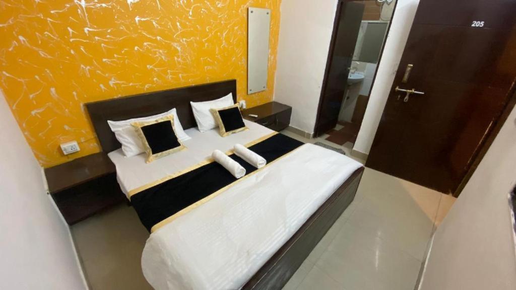 Travel Monkey Hostel 阿格拉 外观 照片